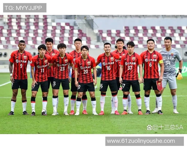 广州足球队蜕变之旅：从地方球队到世界舞台的崛起与挑战