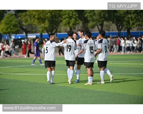 武汉足球队以94分稳居锦标赛积分榜首位展现强劲实力